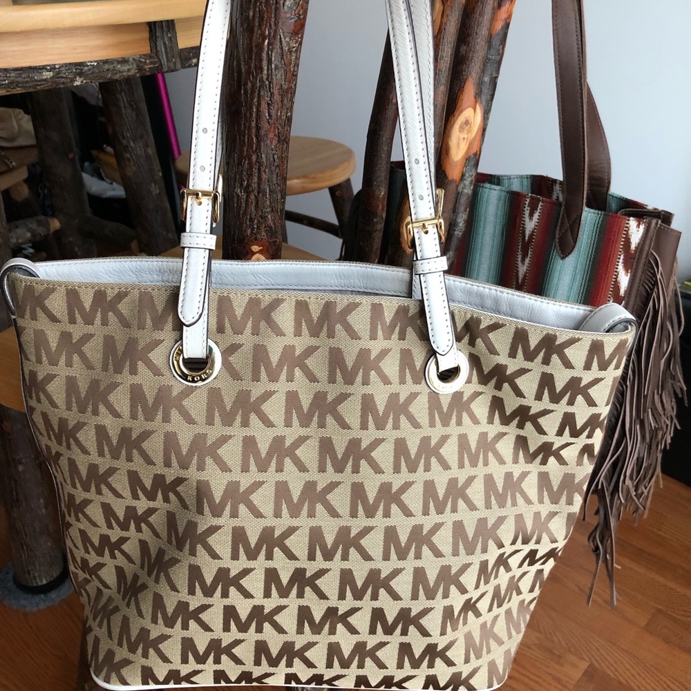 MK tote
